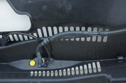 2010 - 2020 Bentley Mulsanne Front Windshield Cowl Vent Grille Trim Panel