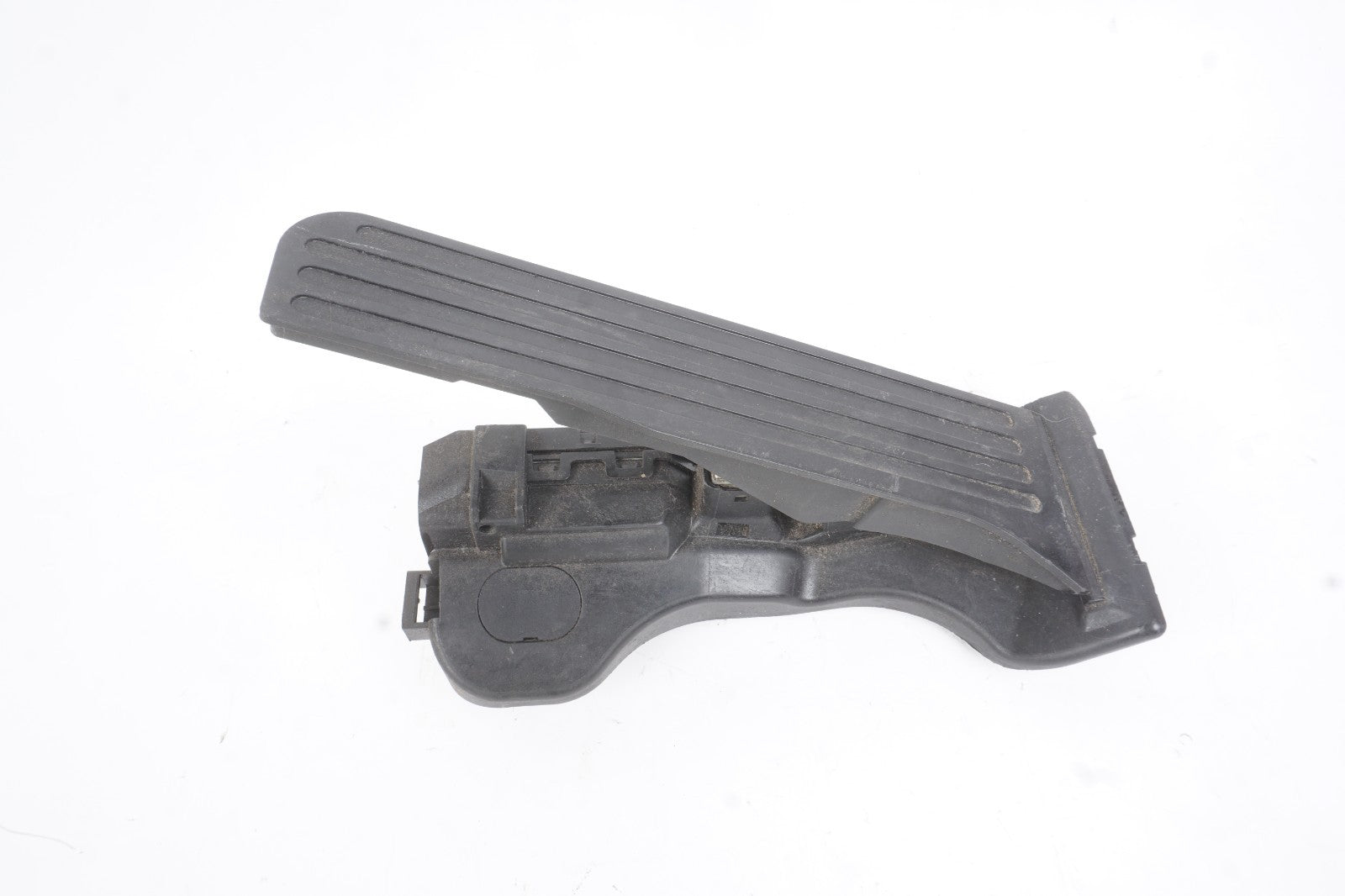 12-22 Volkswagen Passat Accelerator Gas Pedal Assembly 1K1723503AR OEM