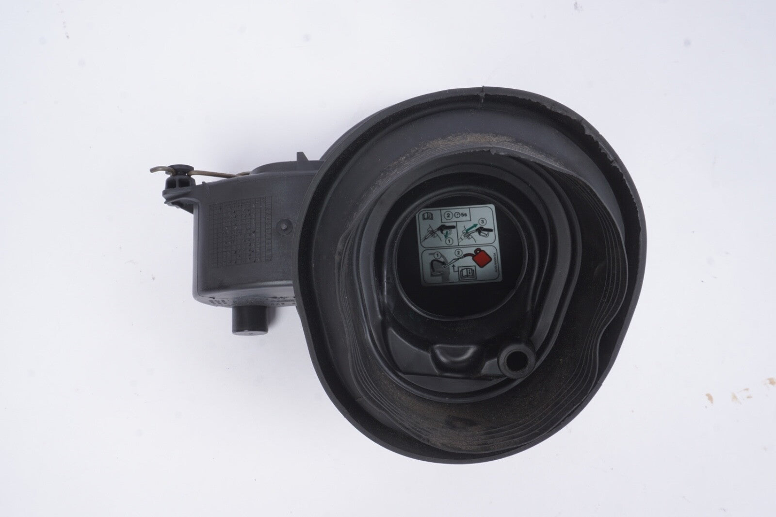 2012-2018 FORD FOCUS SEDAN REAR FUEL GAS TANK FILLER COVER LID OEM