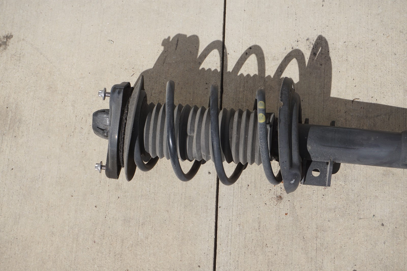 08-14 Mercedes W204 C250 C300 Front Left or Front Right Shock Strut Absorber OEM