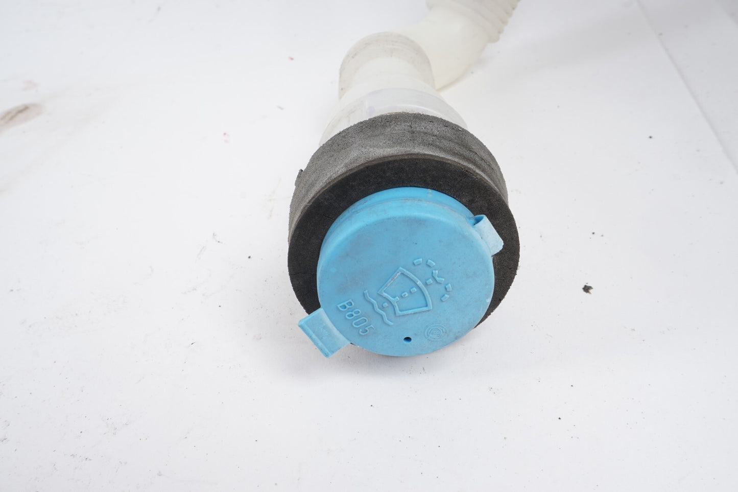 17 - 22 Alfa Romeo Giulia WASHR FLUID RESERVOIR FILLER NECK OEM