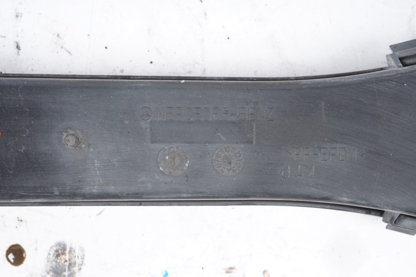 10-16 Mercedes W207 E350 Rear Right / Left Side Suspension Lower Control Arm OEM
