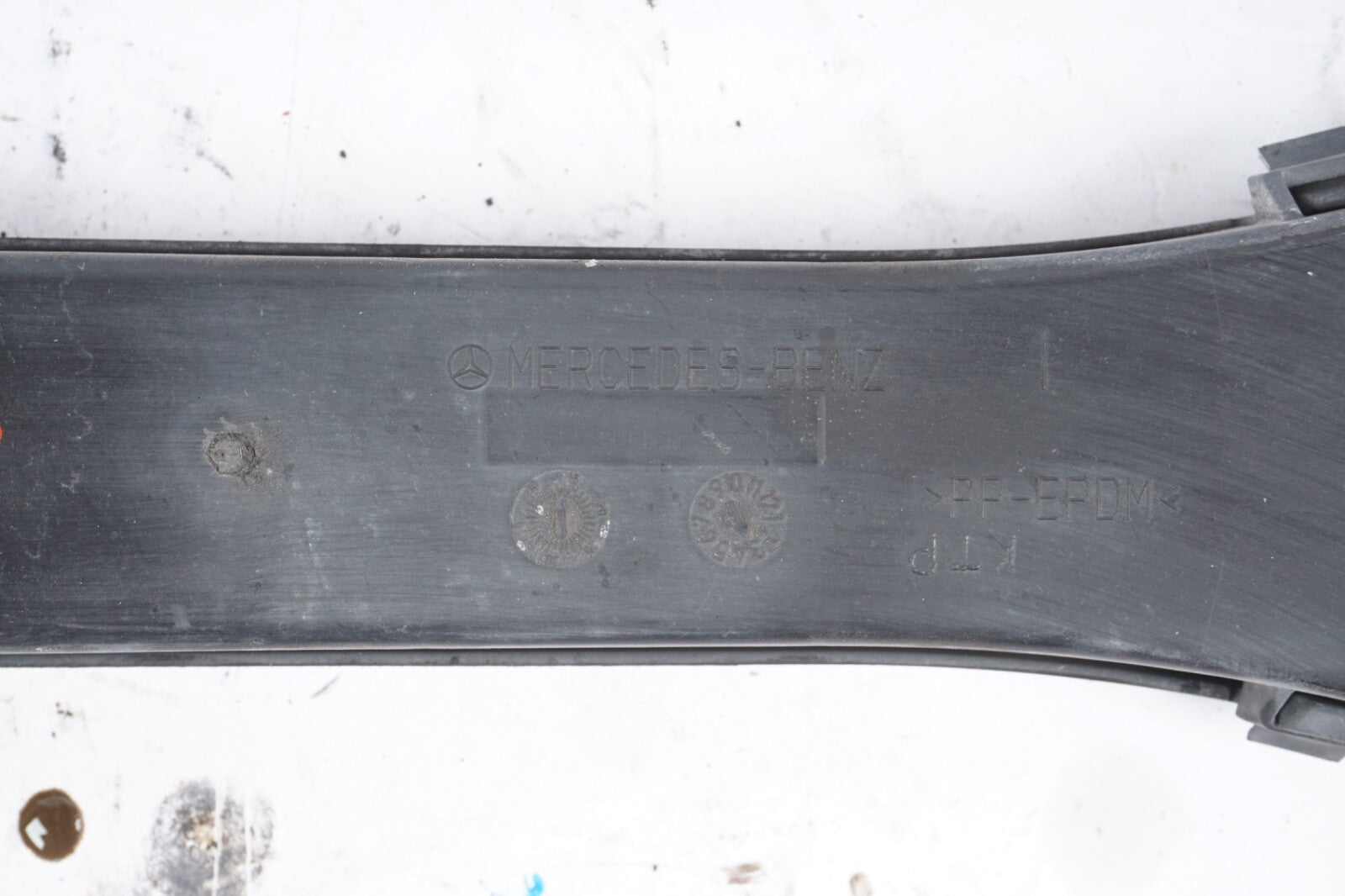 10-16 Mercedes W207 E350 Rear Right / Left Side Suspension Lower Control Arm OEM