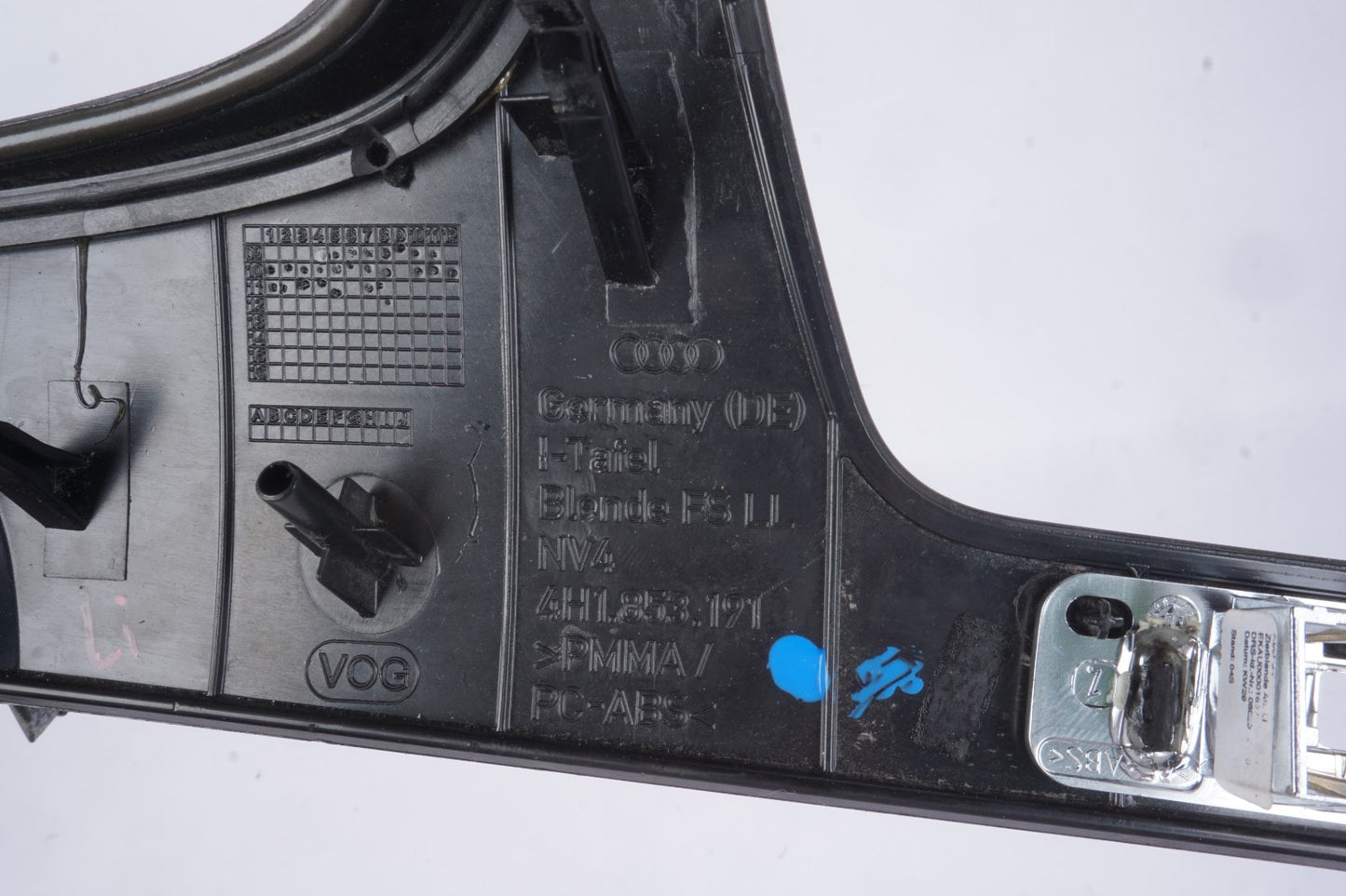 2012 - 2017 Audi A8l A8 Instrument Cluster Dash Trim OEM