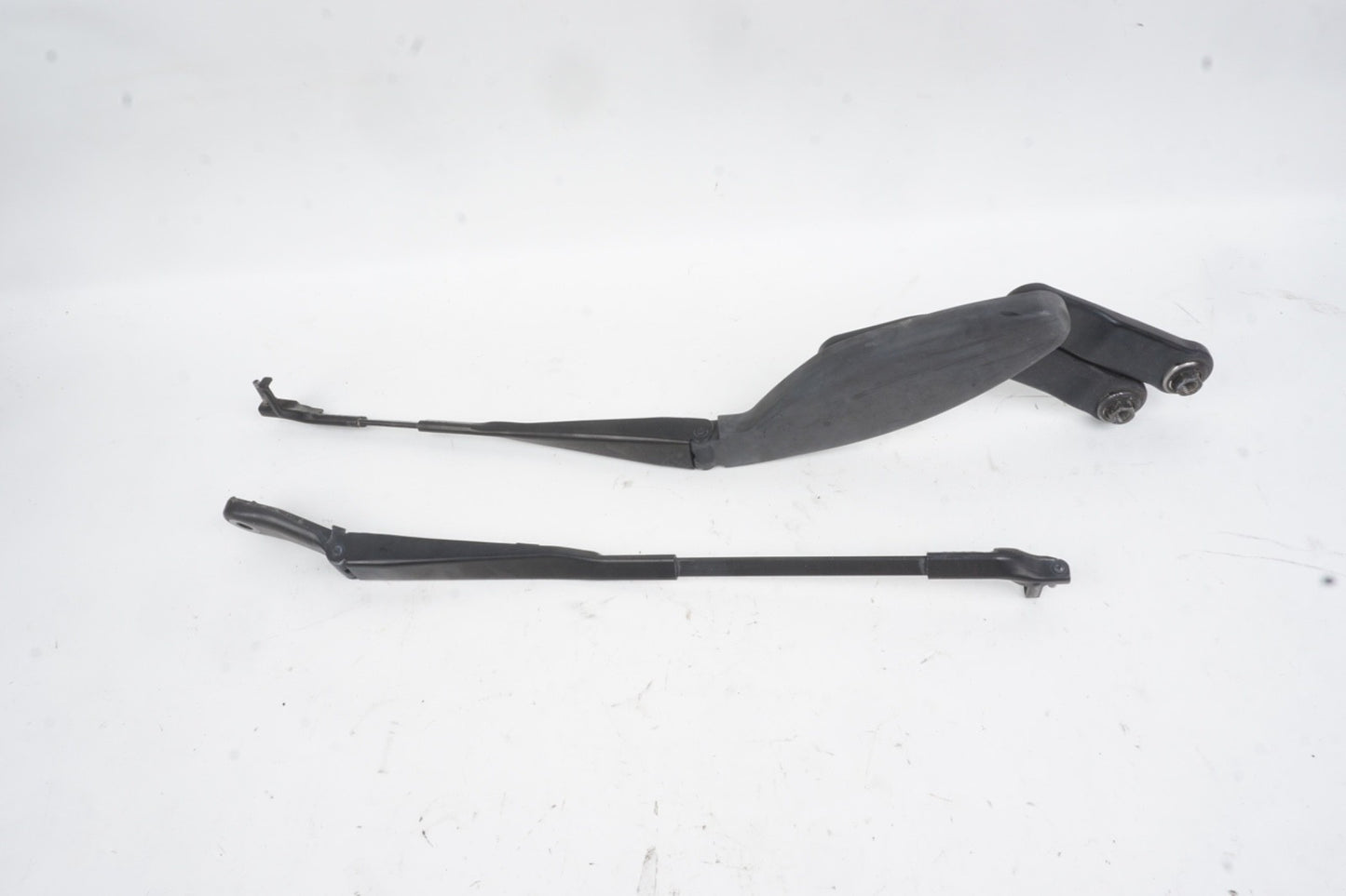 03-06 MERCEDES R230 SL500 FRONT RIGHT / LEFT WINDSHIELD WIPER ARM SET PAIR OEM