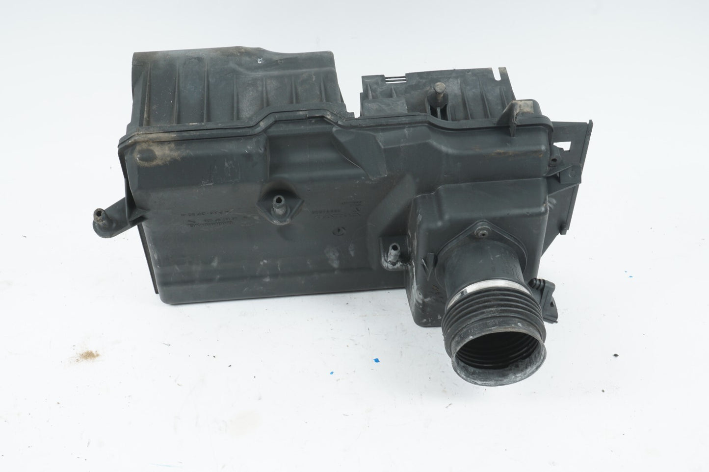 2005 - 2007 VOLVO C70 T5 2.5 AIR BOX CLEANER W/ MAF SENSOR OEM