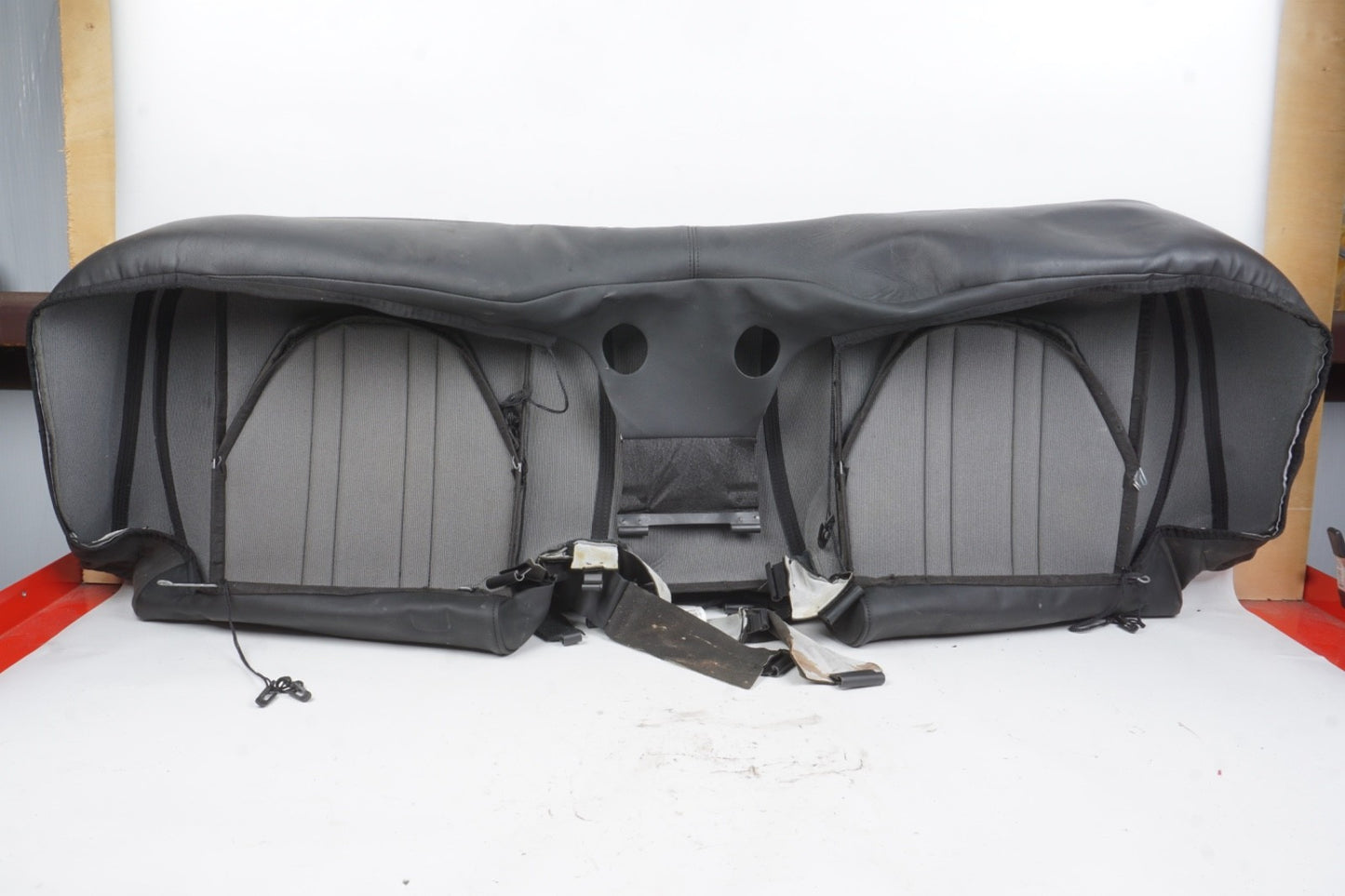2014-2020 MASERATI GHIBLI M157 REAR SECOND 2ND ROW LOWER SEAT CUSHION BOTTOM OEM