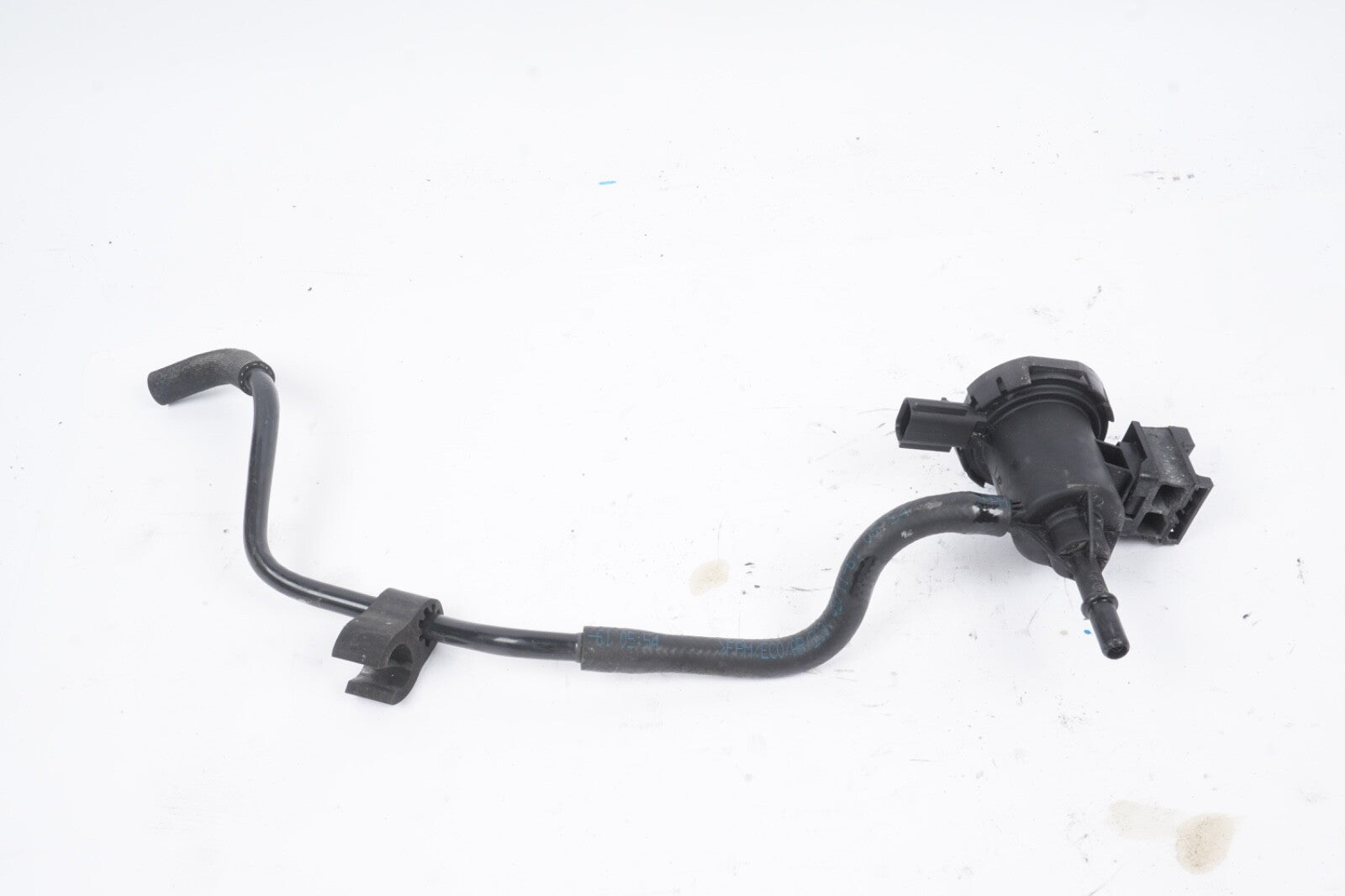 11-18 Mercedes W216 CL550 CLS550 S550 Fuel System Purge Valve 0014760532 OEM