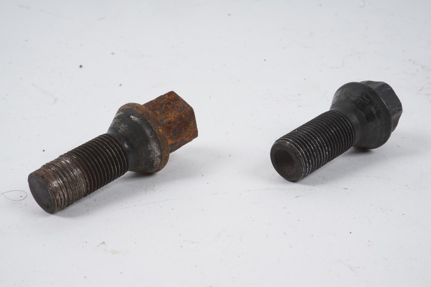 2012-2018 BMW 650i 640i WHEEL LUG NUT BOLTS SET OF 20 OEM