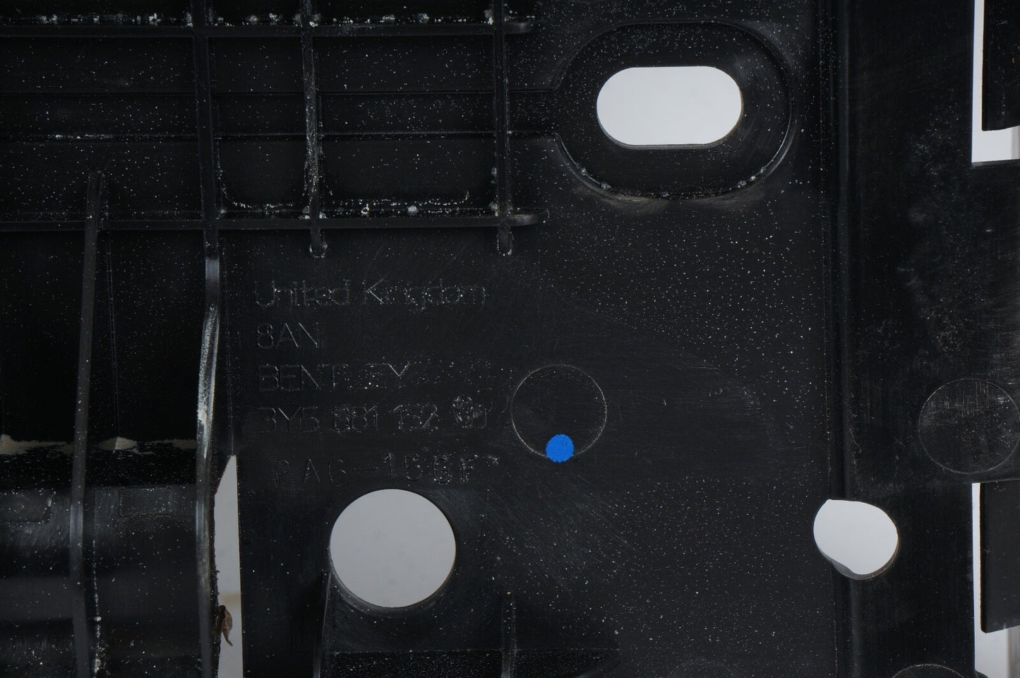 11-20 BENTLEY MULSANNE FRONT LEFT RIGHT SEAT BACK COVER PANEL