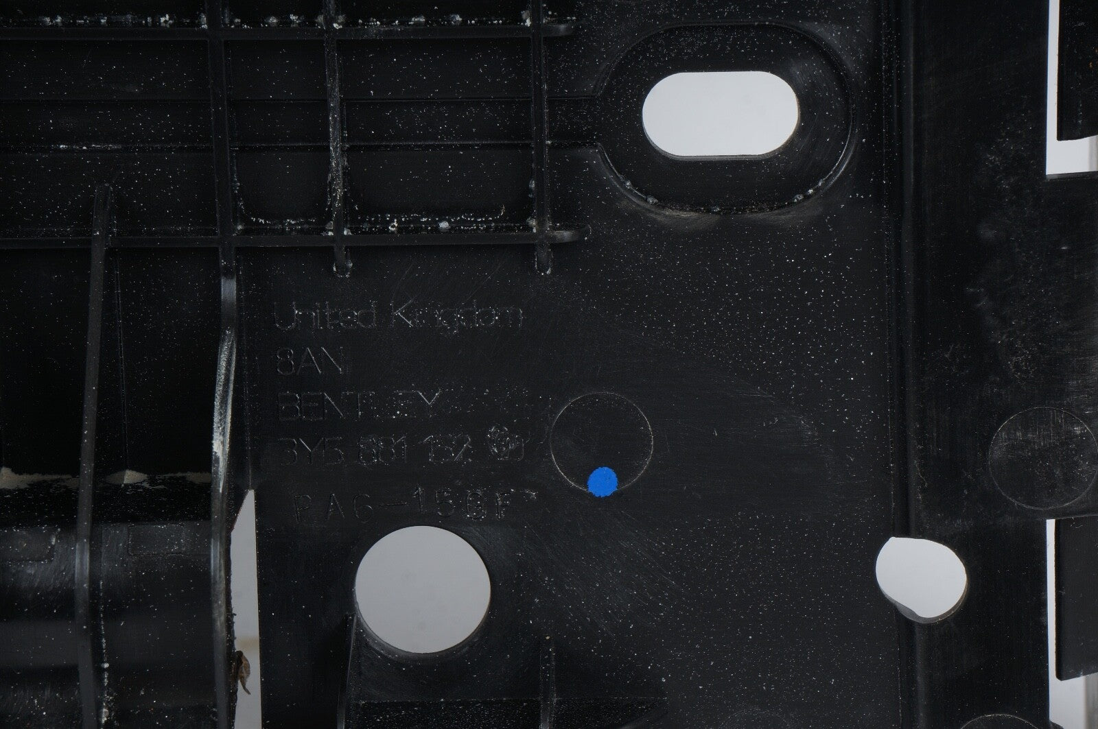 11-20 BENTLEY MULSANNE FRONT LEFT RIGHT SEAT BACK COVER PANEL