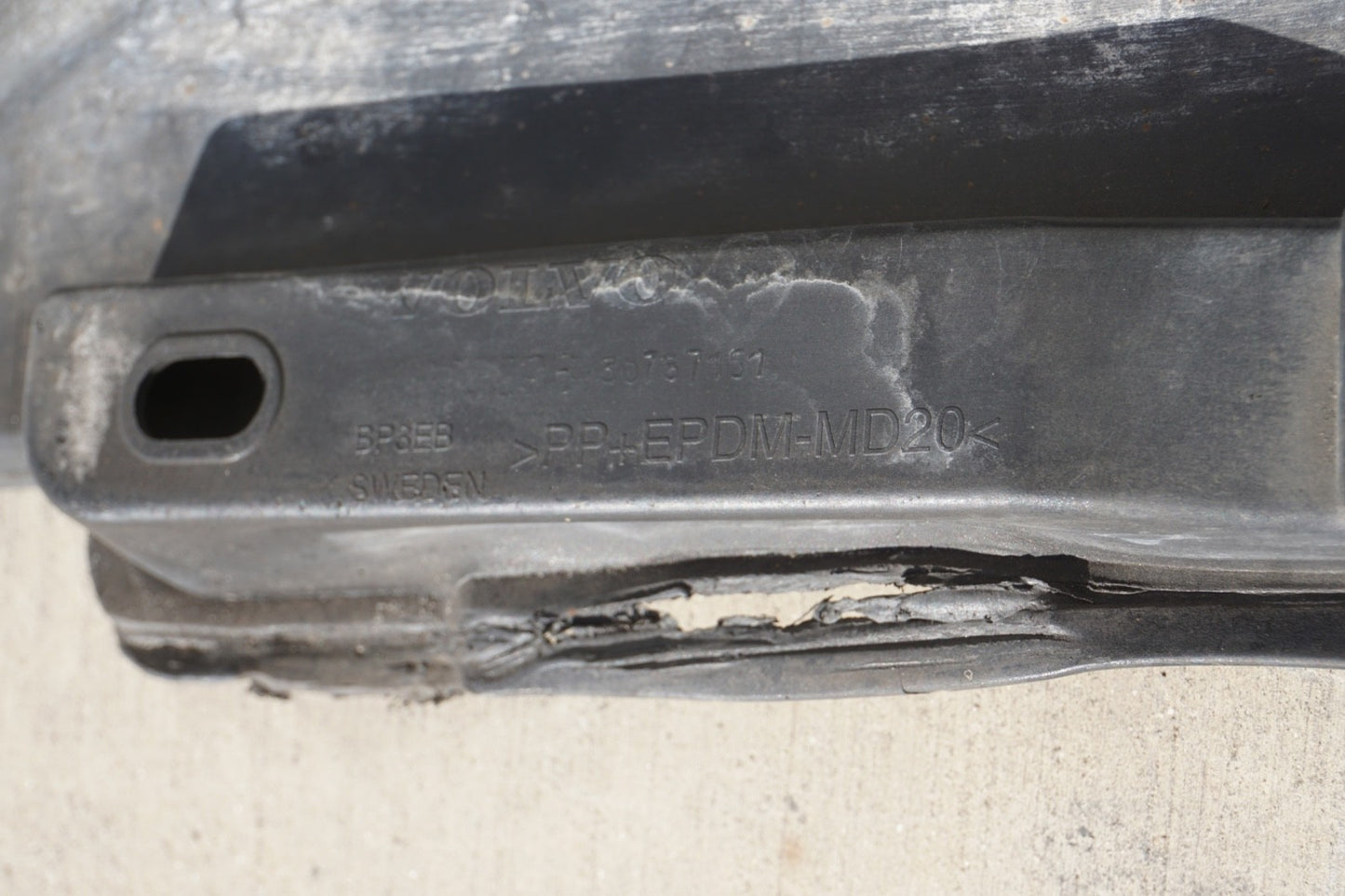 06-13 Volvo C70 2dr Conv Right Passenger Side Rocker Panel Skirt Molding
