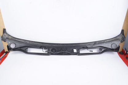 2007 - 2013 BMW 335I E92 E93 FRONT WINDSHIELD WIPER VENT GRILL COVER PANEL OEM