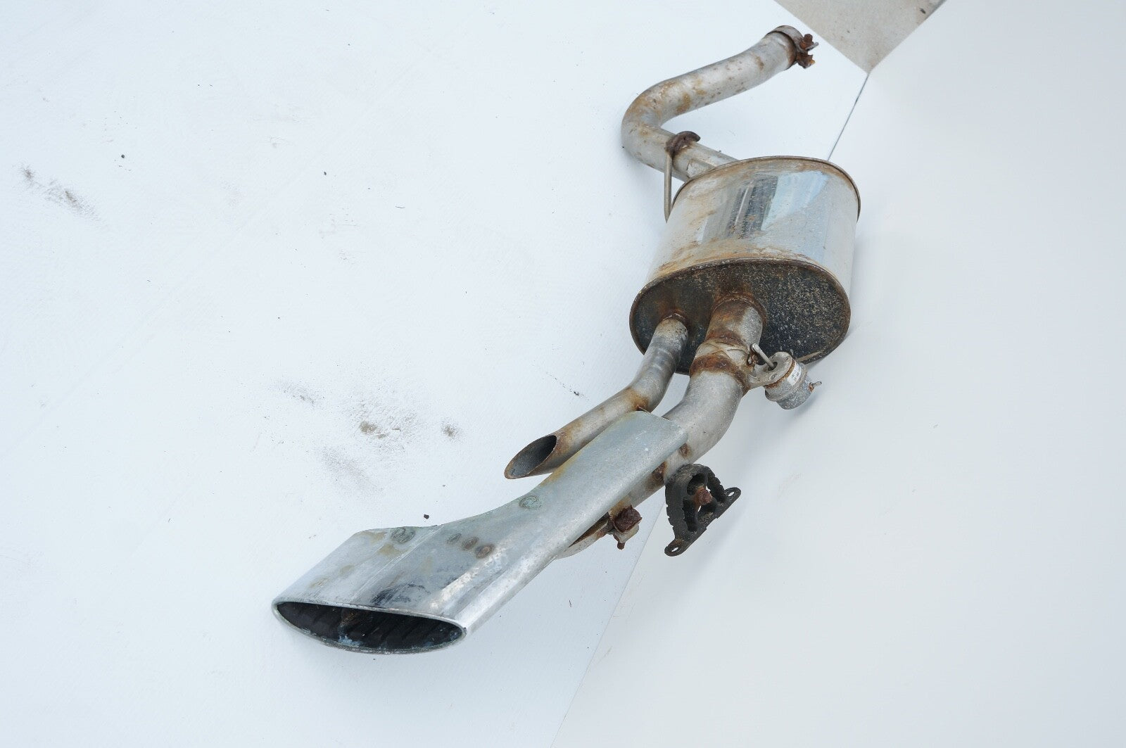 2010 - 2020 Bentley Mulsanne Rear Left Muffler Silencer Exhaust Pipe Tube
