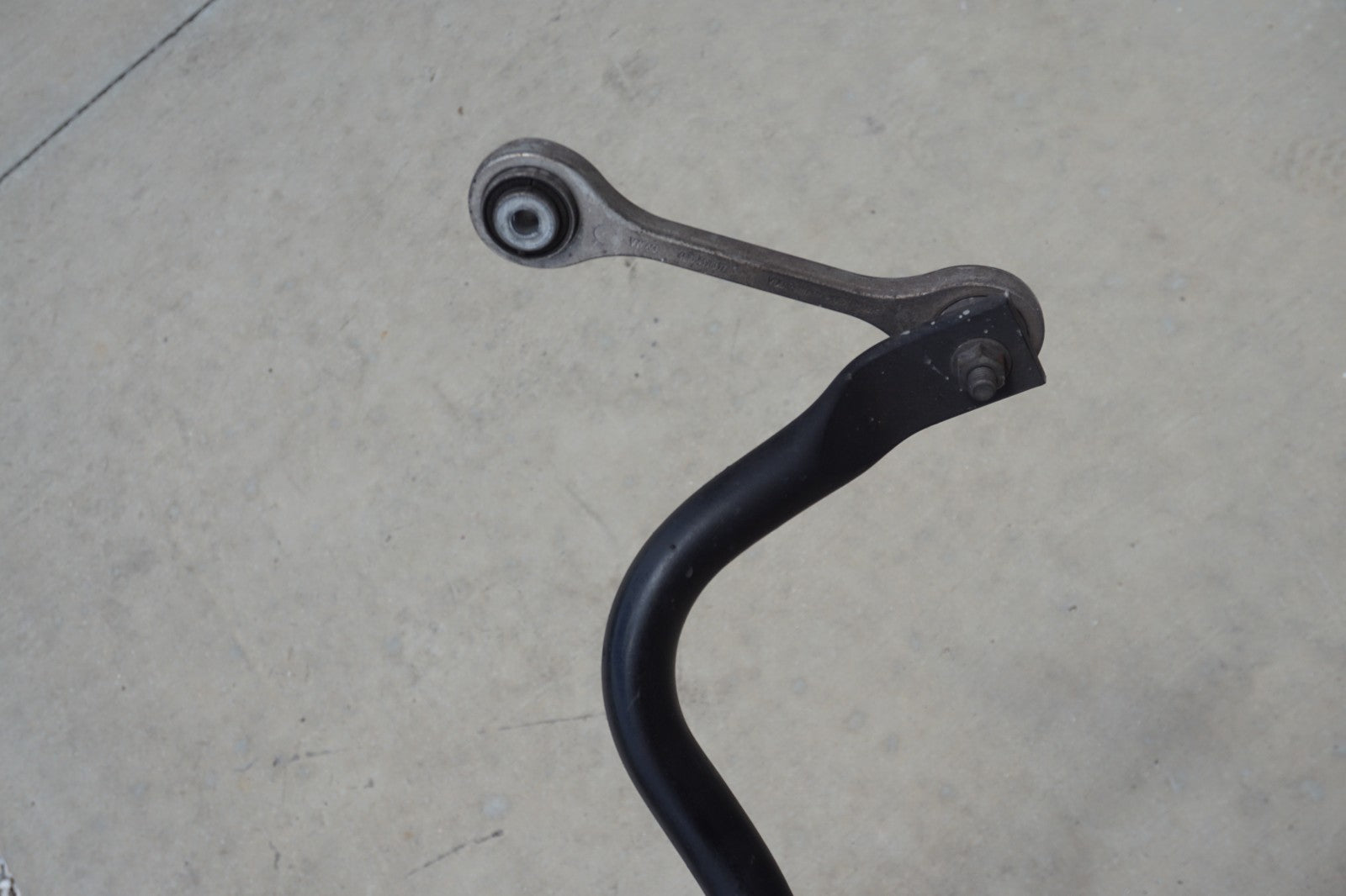 2011 - 2018 Audi A8 Quattro Front Stabilizer Sway Anti Roll Bar OEM