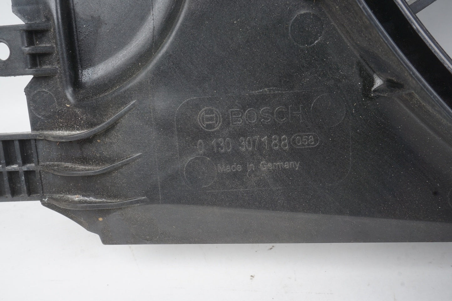 2008 - 2018 MERCEDES C250 Engine Radiator Cooling Fan Shroud NO MOTOR