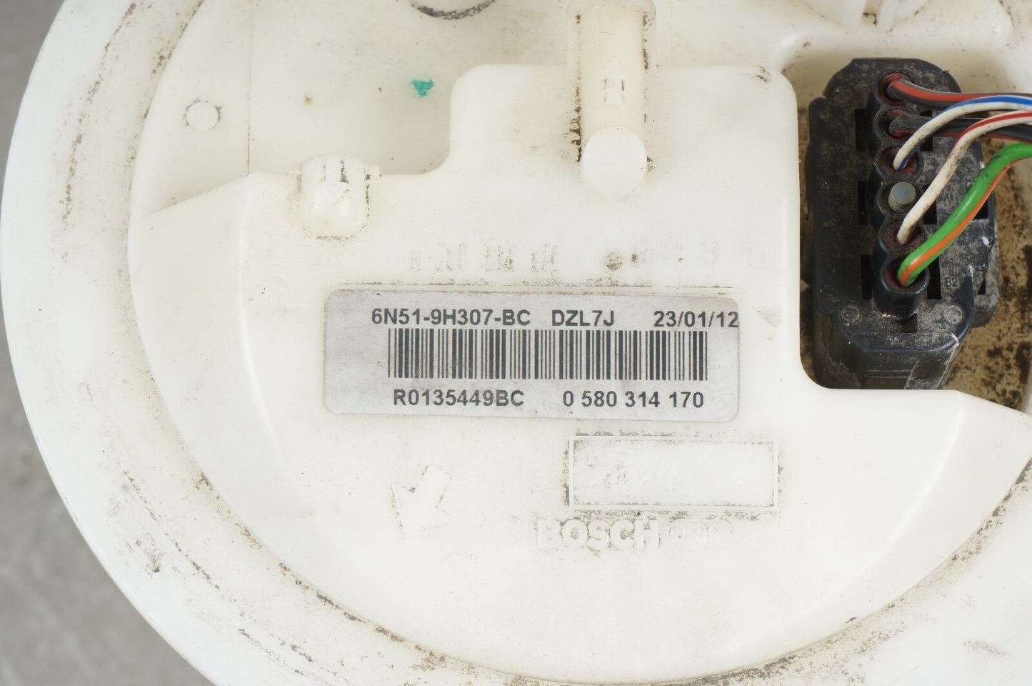 2007 - 2013 VOLVO C30 C70 GASOLINE PETROL ELECTRIC FUEL PUMP WITH LEVEL SENSOR