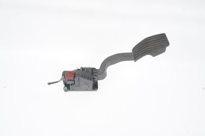 2014 - 2017 Fiat 500L Gas Pedal Accelerator 55702020 OEM