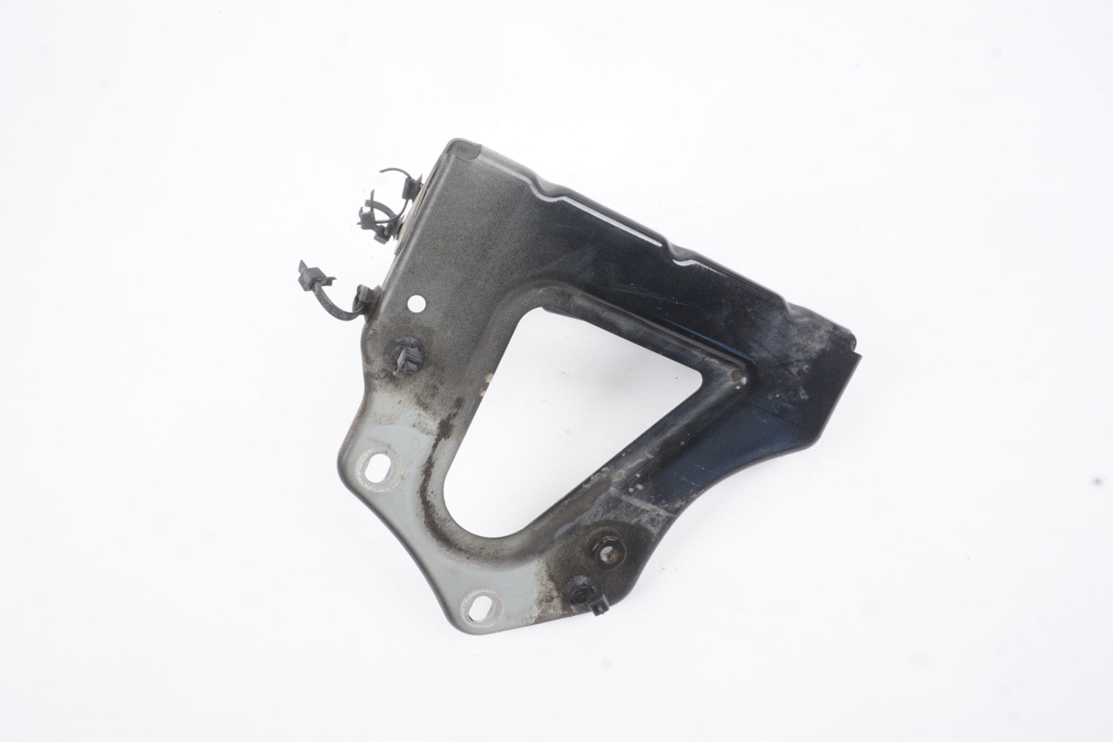 2005 - 2011 Audi C6 A6 Front Right Fender Wind Mount Support Bracket OEM