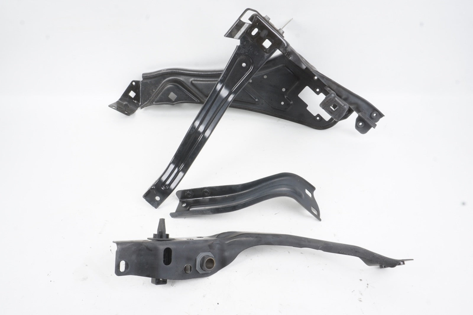 2014 - 2016 Mercedes W207 E350 Convertible Front Left Side Headlight Bracket