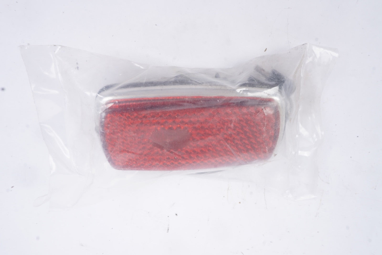 Will fit all W460 from 1979 to 1989 (230G, 240GD, 280GE, 300GD) REAR RIGHT/PASSE
