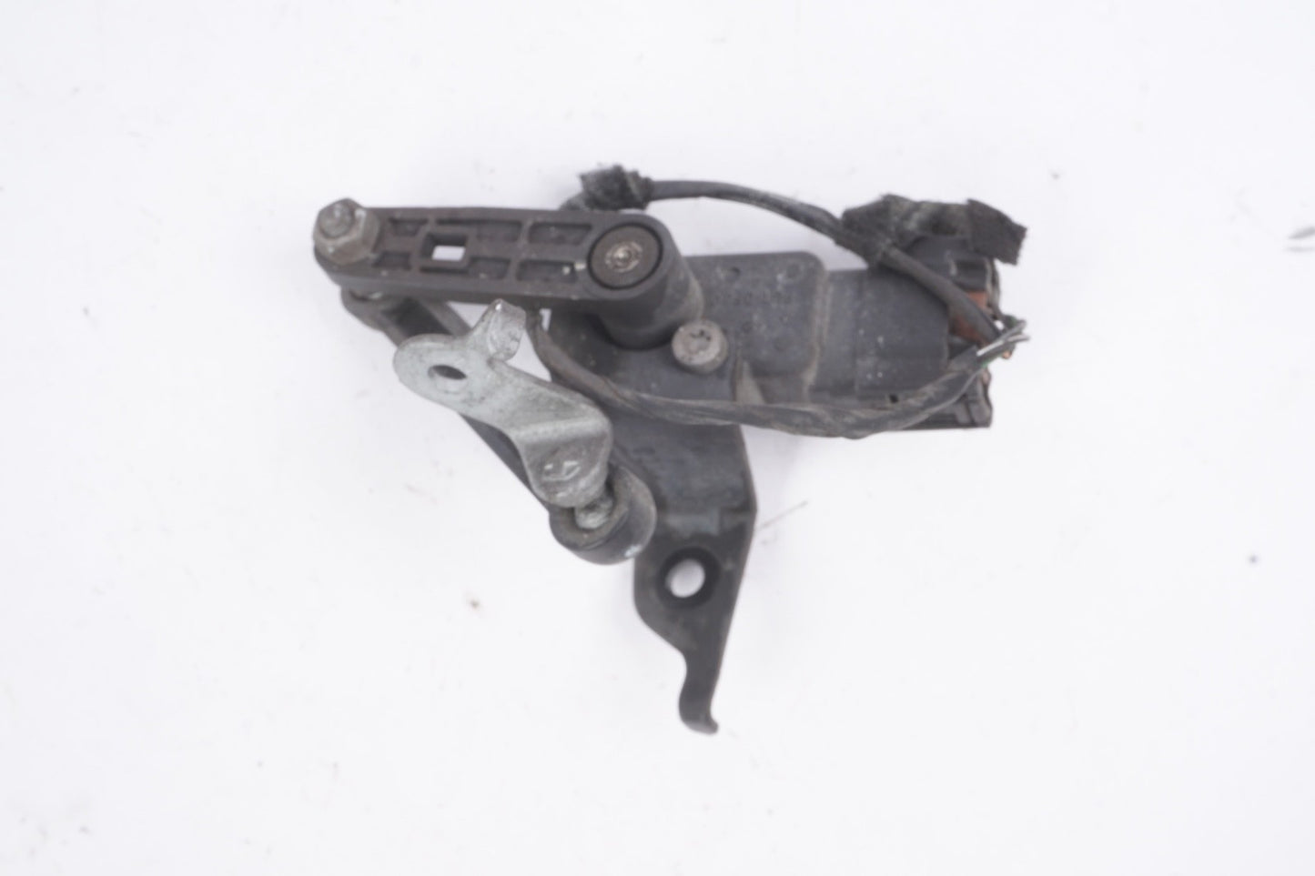 2018-2023 BMW X2 (F39) REAR SUSPENSION HEIGHT LEVEL SENSOR 6870200