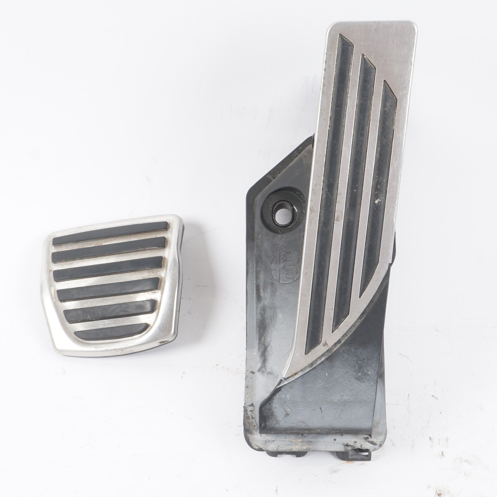 17 - 19 Alfa Romeo Giulia ACCELERATOR PEDAL & BRAKE PEDAL PAD OEM
