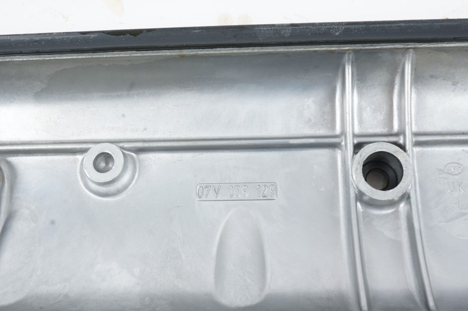 2015 - 2020 BENTLEY MULSANNE 6.8L CYLINDER HEAD COVER LEFT 07V109129 OEM