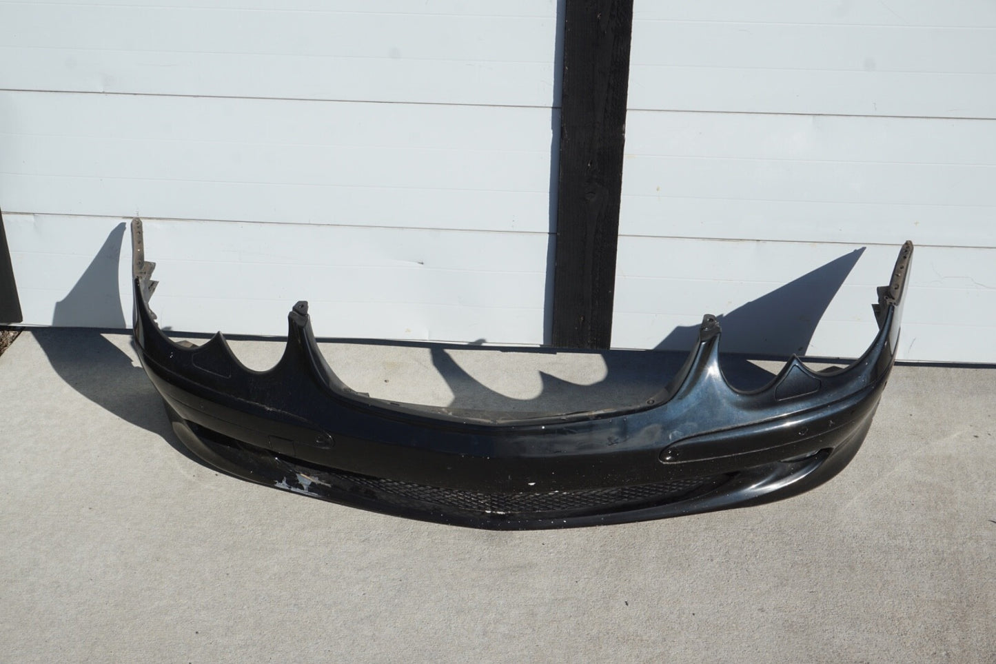 03-06 MERCEDES SL500 FRONT BUMPER COVER W/PARK ASSIST SENSORS