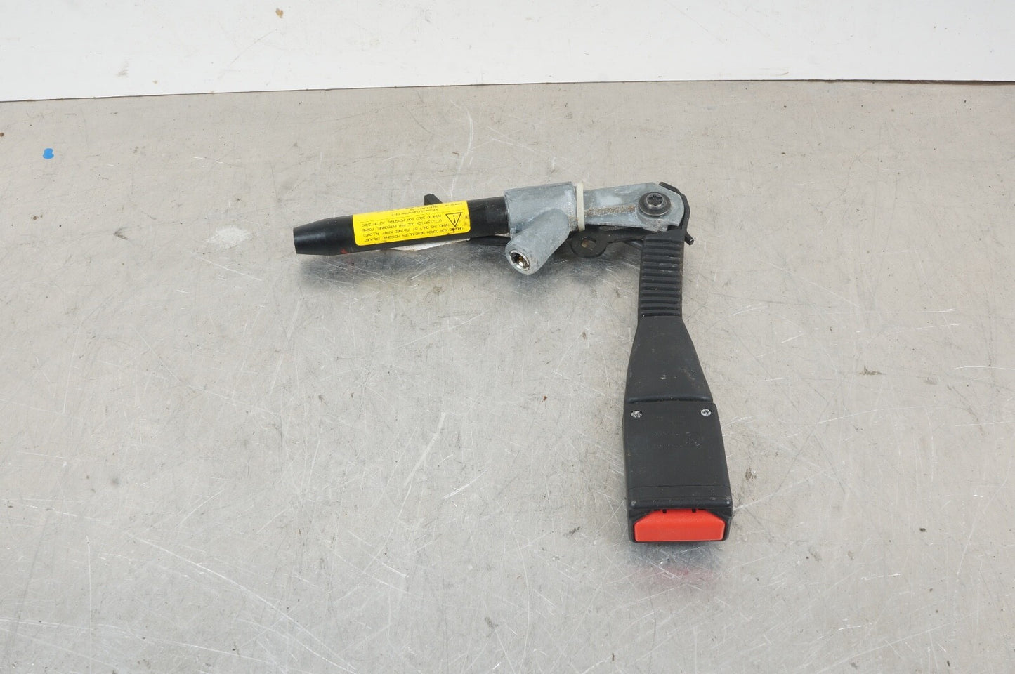 07-13 BMW E70 X5 FRONT LEFT DRIVER SEAT BELT BUCKLE TENSIONER OEM
