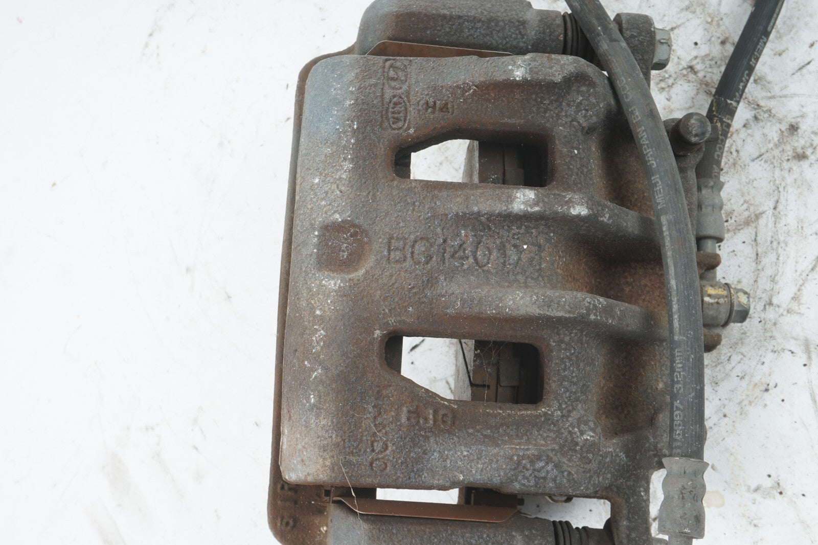 2013-2018 HYUNDAI SANTA FE FRONT BRAKE CALIPER LEFT DRIVER SIDE OEM