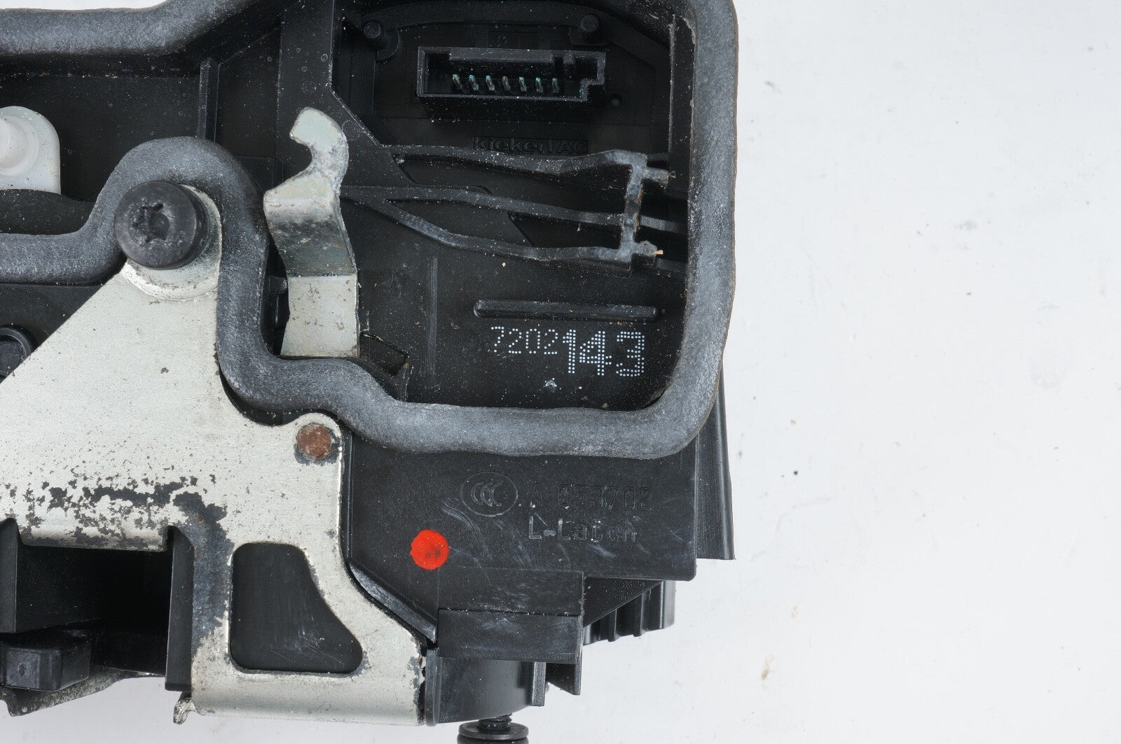 BMW 645i 650i DRIVER FRONT DOOR LOCK LATCH W/ HANDLE CARRIER e63 e64 7202143