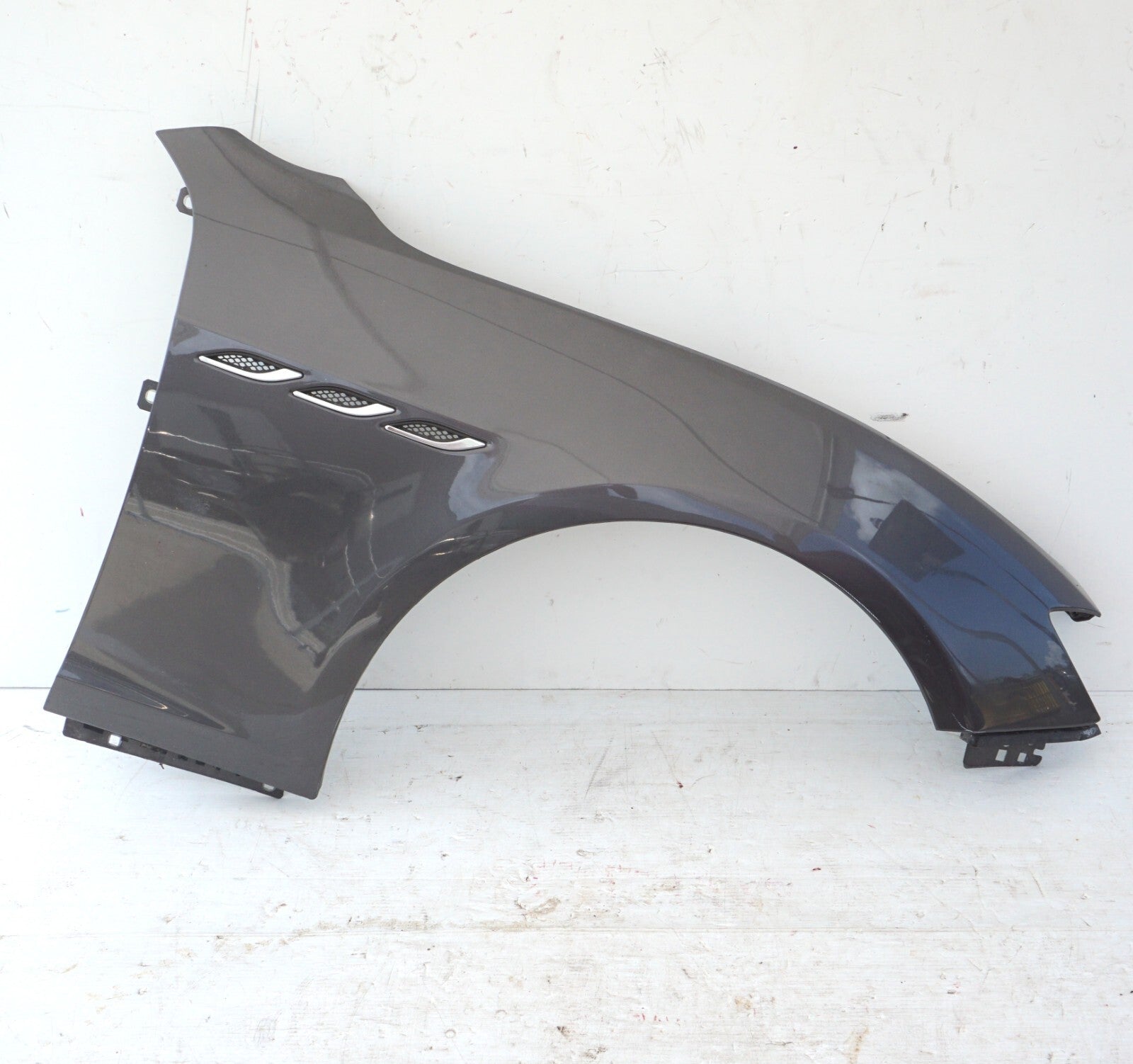 2014-2019 MASERATI GHIBLI FRONT FENDER RIGHT PASSENGER SIDE OEM