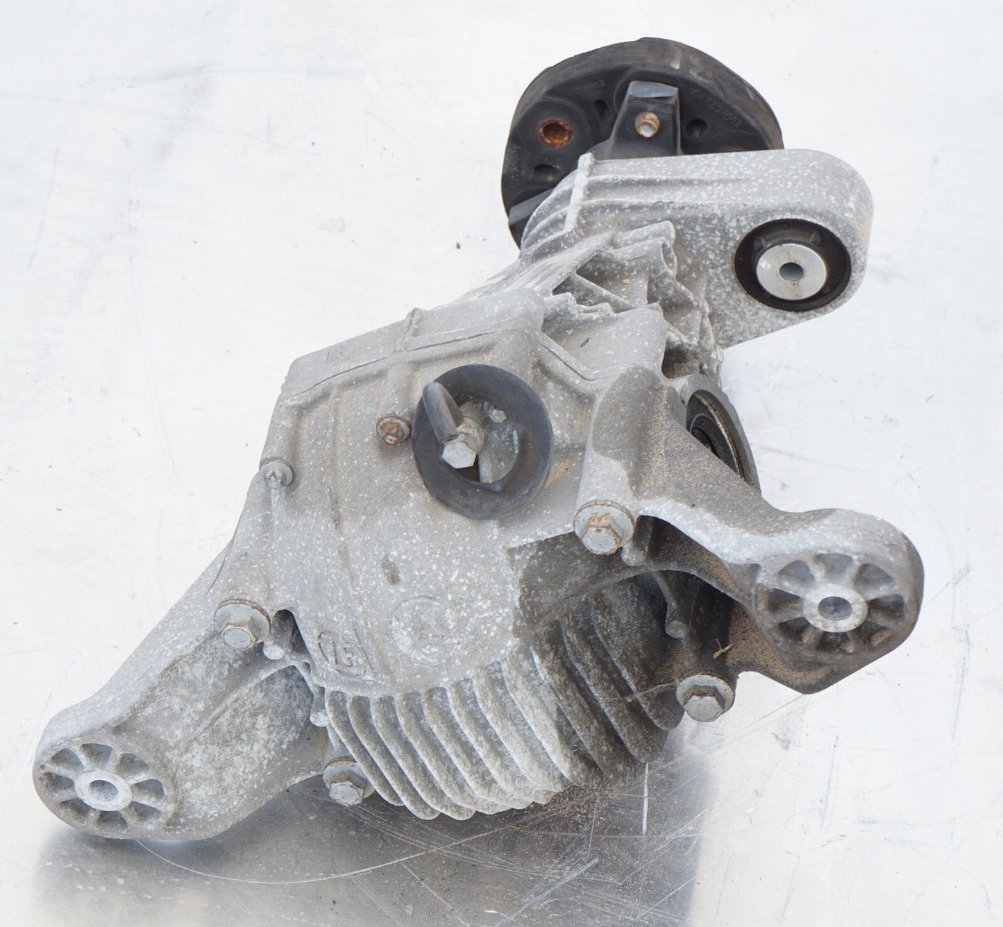 2006 - 2010 MERCEDES BENZ R350 4Matic REAR DIFFERENTIAL CARRIER A1643500314 OEM