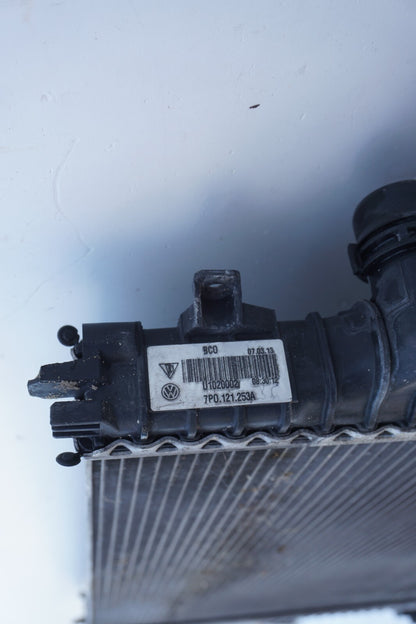 2011-2018 PORSCHE CAYENNE 3.6L ENGINE COOLANT COOLING RADIATOR  OEM