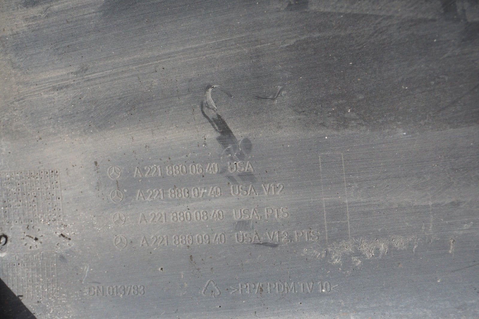 10-13 Mercedes W221 S400 S550 Rear Bumper Cover Assembly GRAY OEM