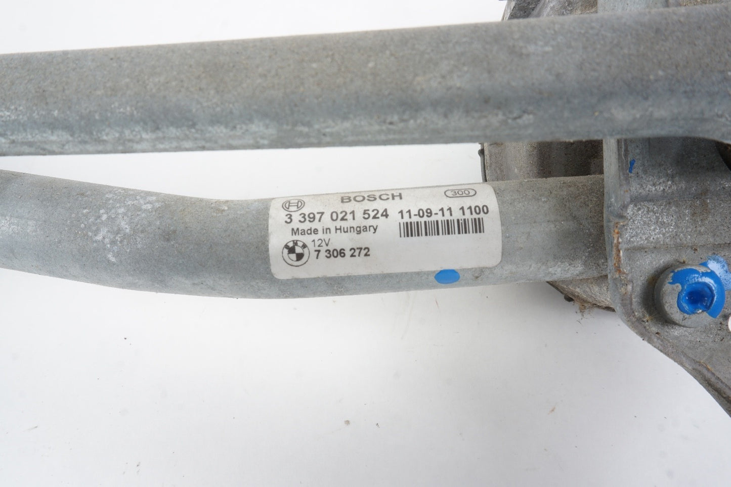 2012 - 2018 BMW F13 F06 650i 640i M6 FRONT WINDSHIELD WIPER LINKAGE W/ MOTOR OEM