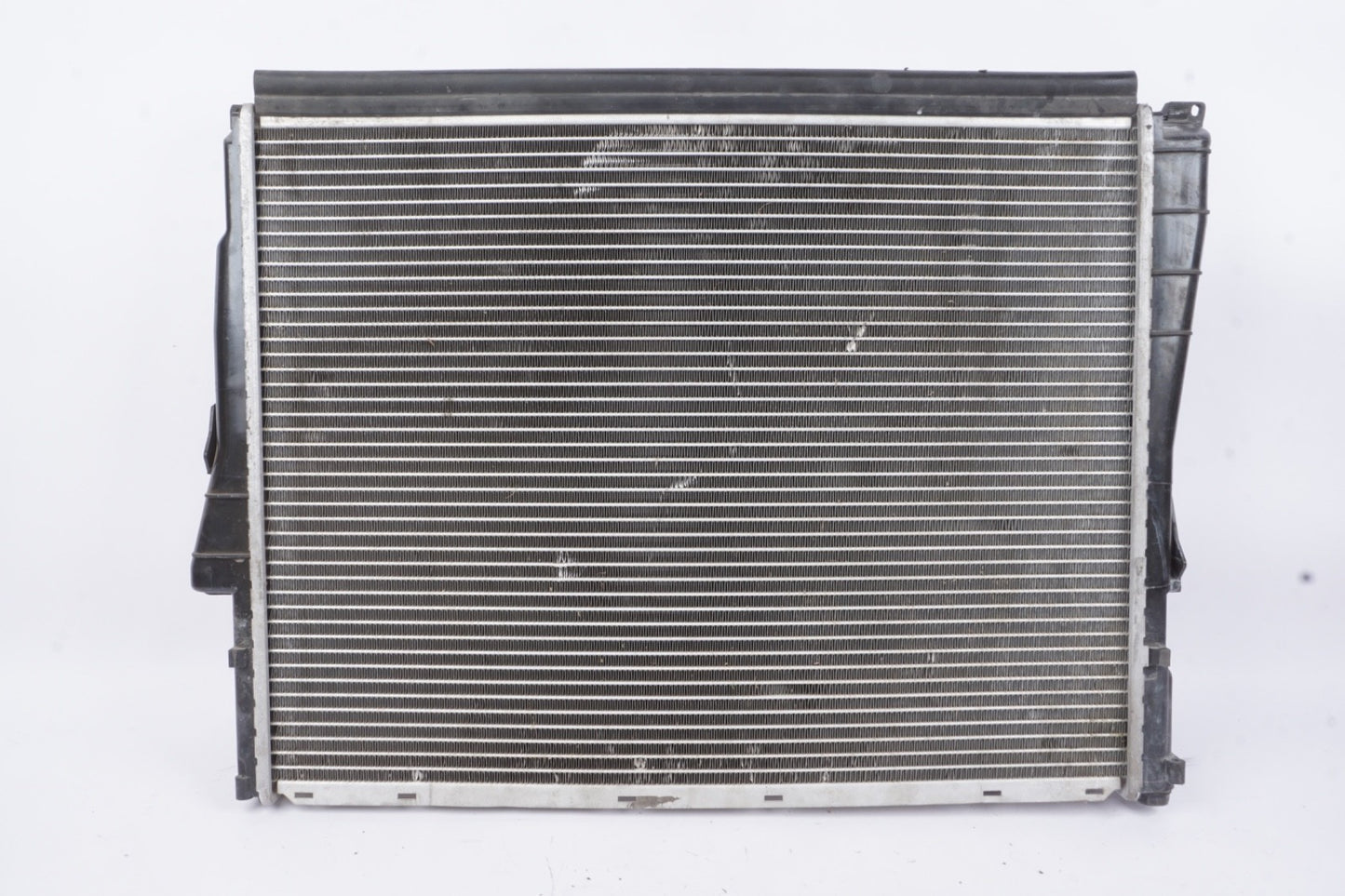 2011-2018 Porsche Cayenne 3.6 ENGINE COOLING RADIATOR