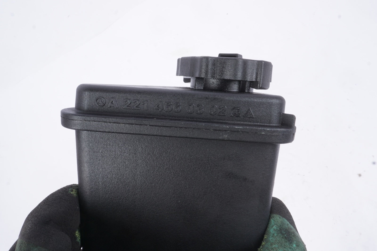2010 - 2014 Mercedes W221 S550 CL550 Power Steering Fluid Reservoir OEM