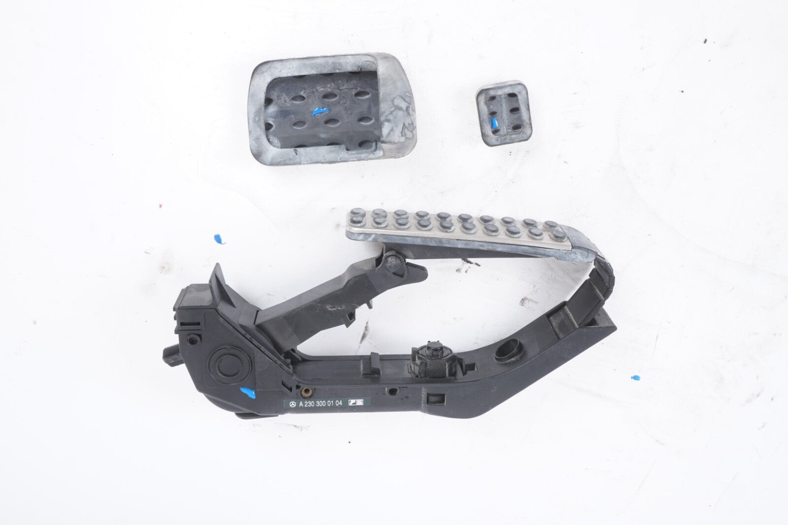 03 - 08 Mercedes SL500 SL550 Gas Parking Brake Pedal Accelerator Set 2304300084