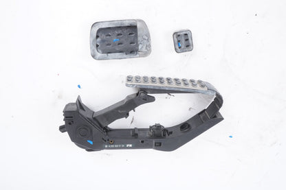 03 - 08 Mercedes SL500 SL550 Gas Parking Brake Pedal Accelerator Set 2304300084