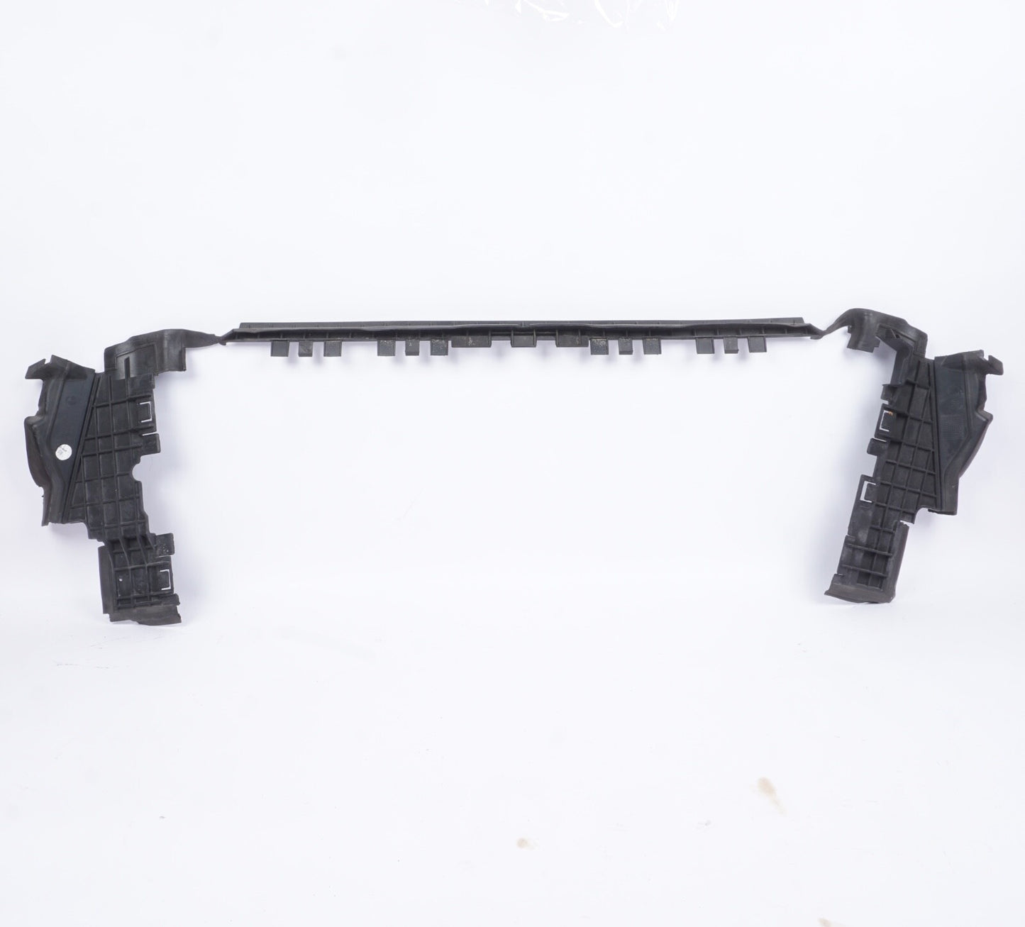 10-17 Mercedes W207 E350 E400 Radiator Support Baffle Air Duct 2075052530 OEM