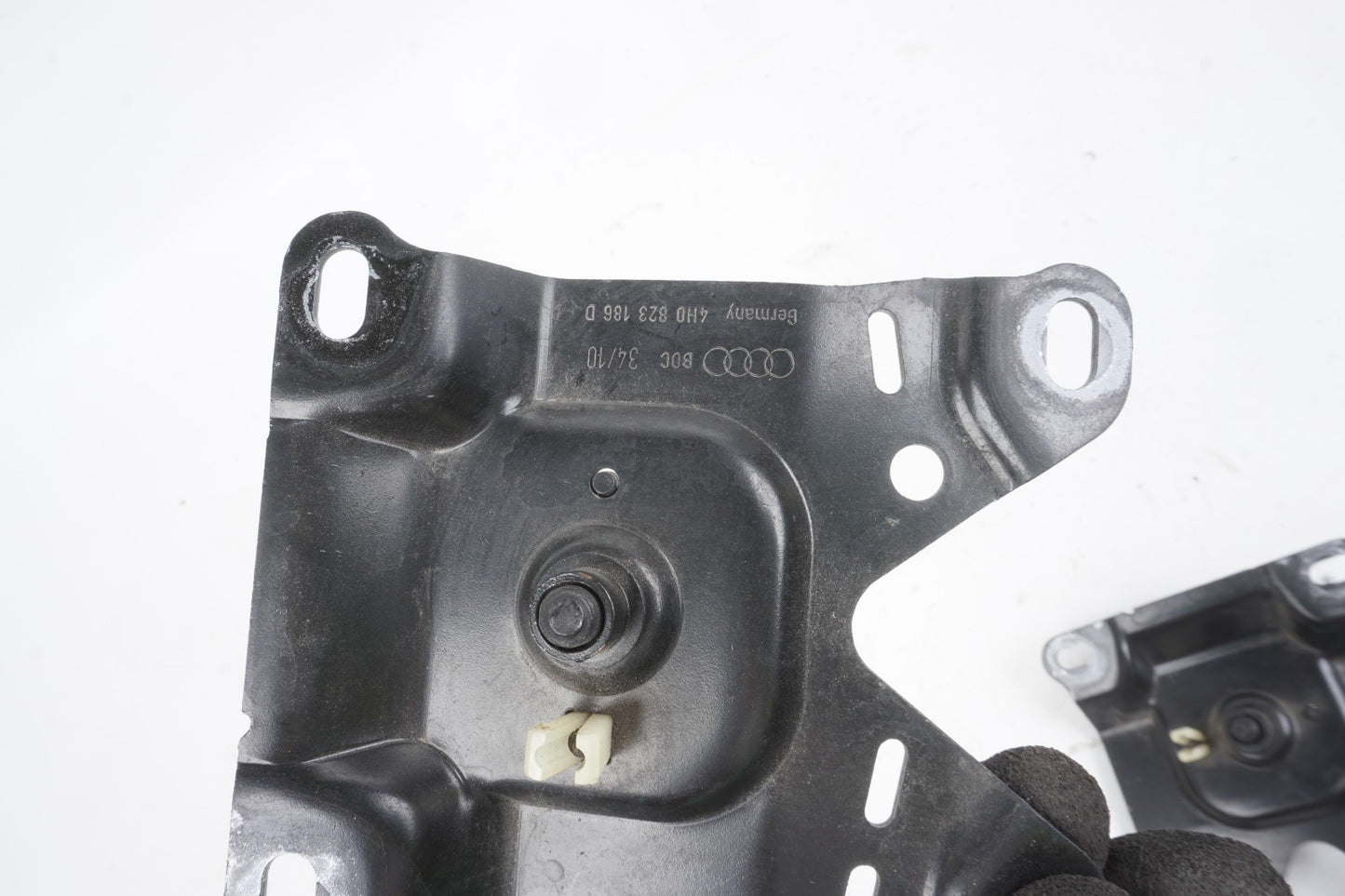 2011-2018 Audi A8 A8L Hood Bonnet Lock Latch Striker Set 4H0823186D OEM