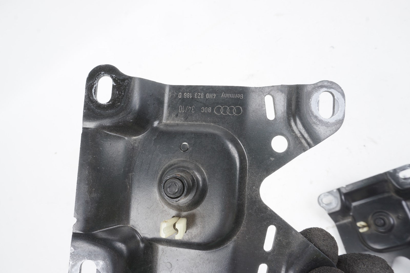 2011-2018 Audi A8 A8L Hood Bonnet Lock Latch Striker Set 4H0823186D OEM