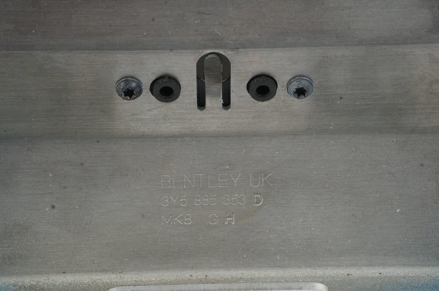 2010 - 2020 Bentley Mulsanne Rear Center Middle Seat Armrest Cover Panel