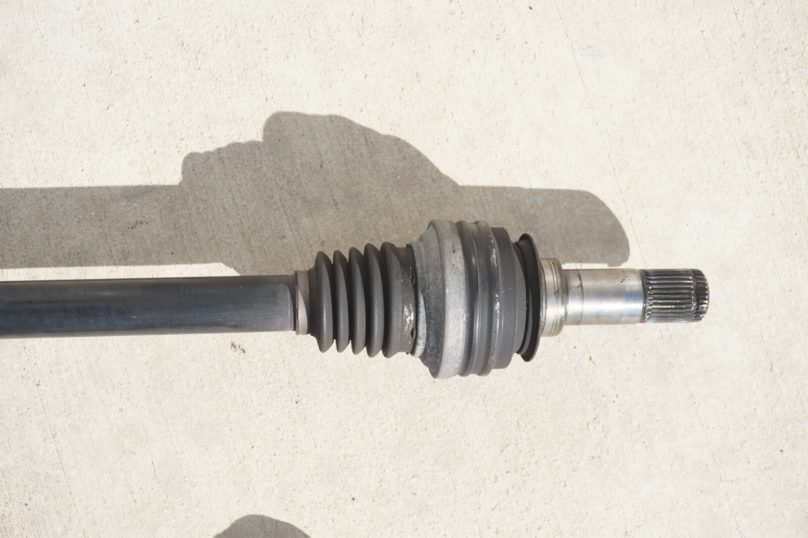 11-18 Porsche Cayenne 958 4.8l Rear Axle Shaft Left Driver Side OEM