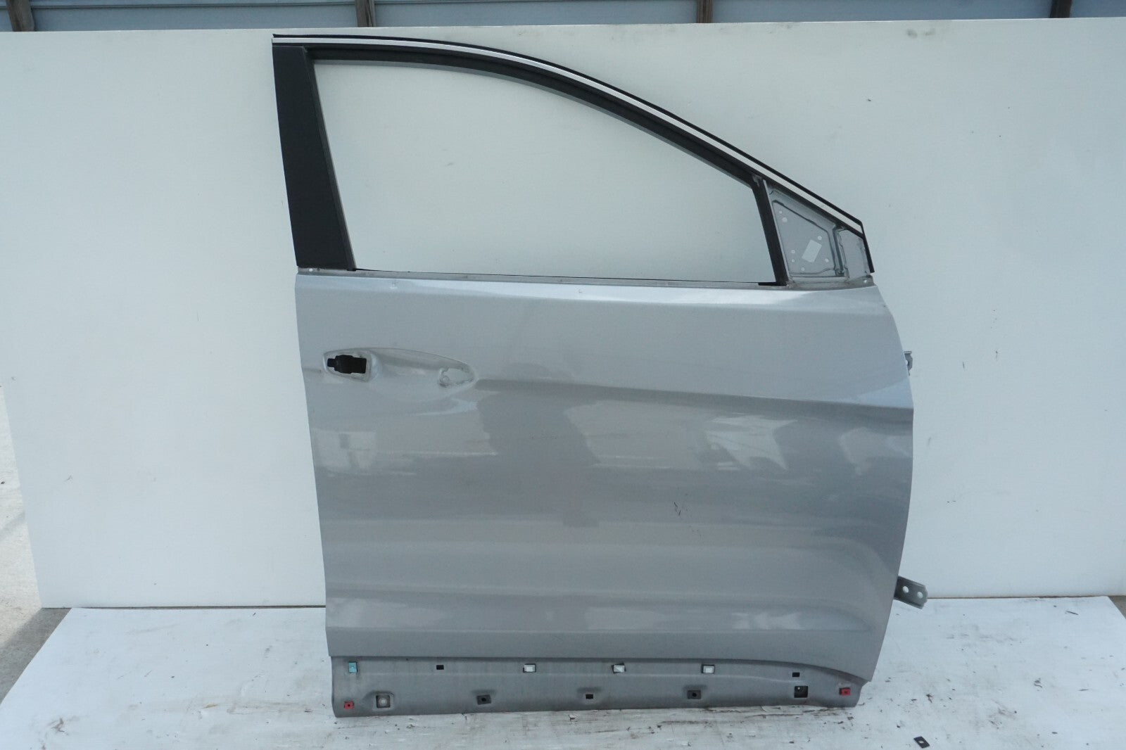 2013-2018 HYUNDAI SANTA FE FRONT RIGHT PASSENGER SIDE DOOR SHELL OEM