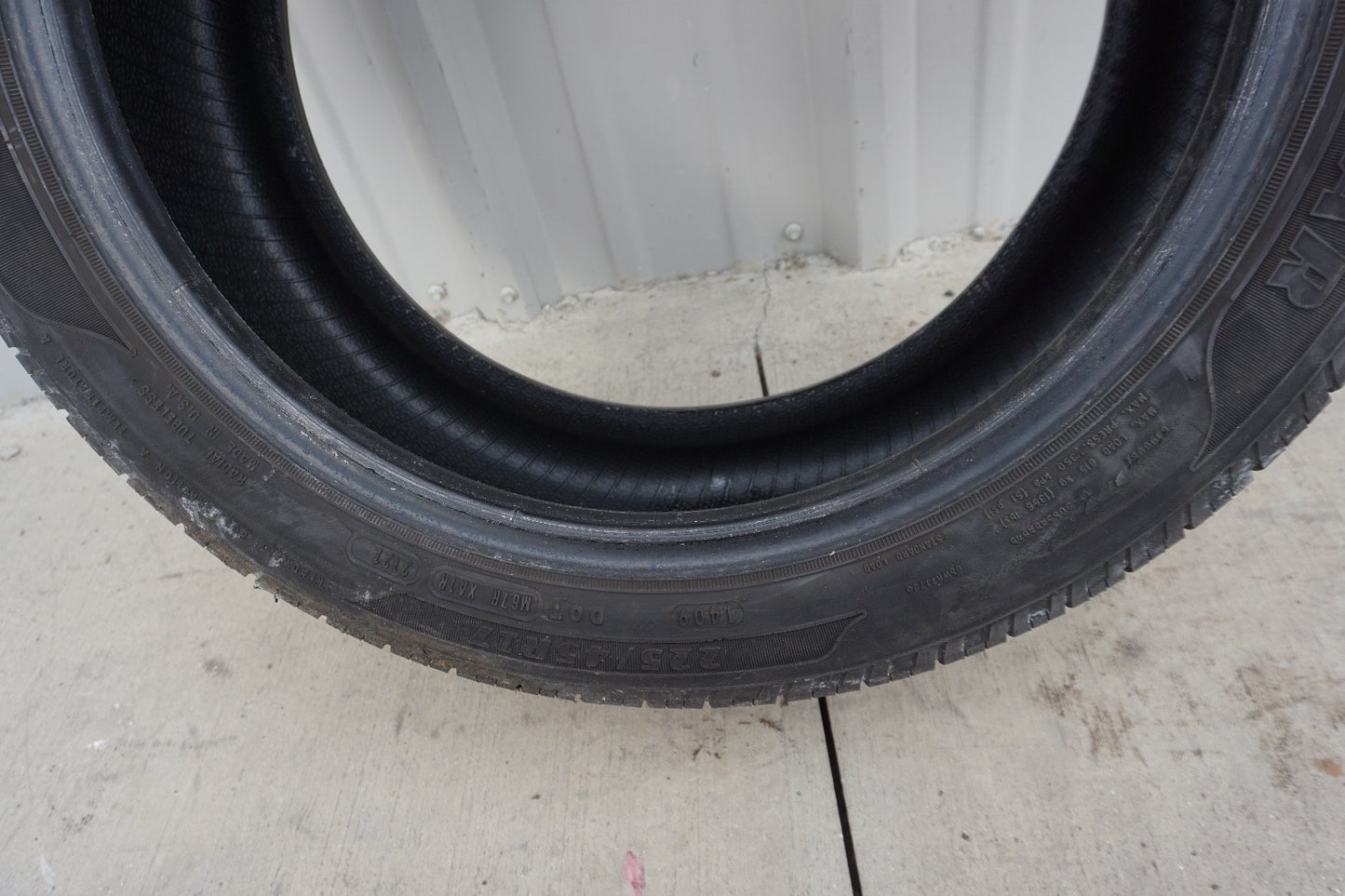 One Used Tire 225/45R17 Goodyear Reliant All-season - 91V - 8/32