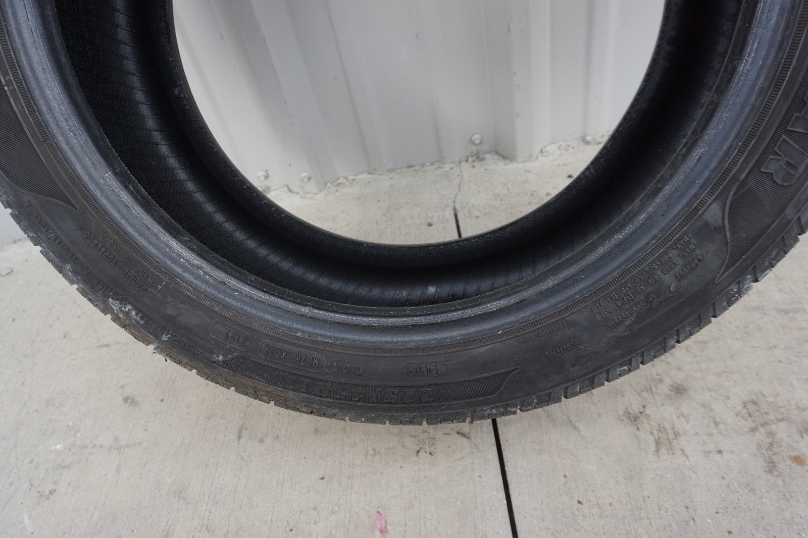 One Used Tire 225/45R17 Goodyear Reliant All-season - 91V - 8/32