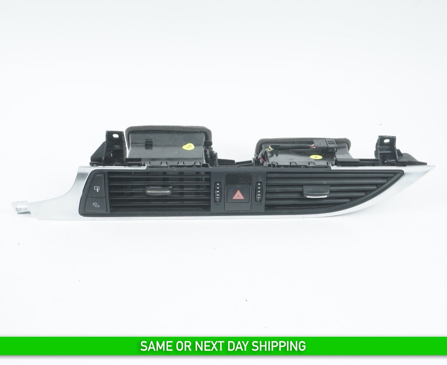 2012 - 2015 AUDI A7 DASH CENTER AC HEATER AIR VENT W/ HAZARD SWITCH OEM